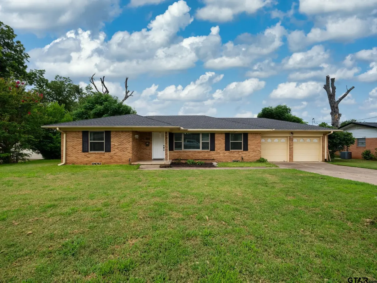 2219 Crestwood Dr, Tyler, TX 75701 - #1