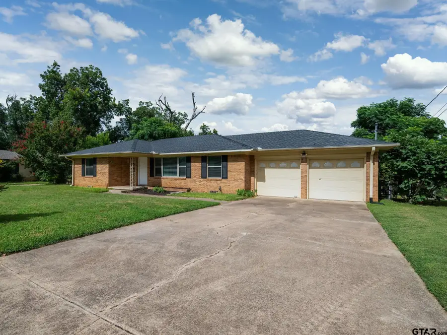 2219 Crestwood Dr, Tyler, TX 75701 - #3