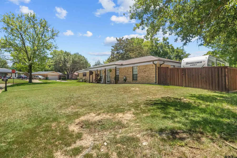 101 Juniper Dr, Palestine, TX 75803 - #3