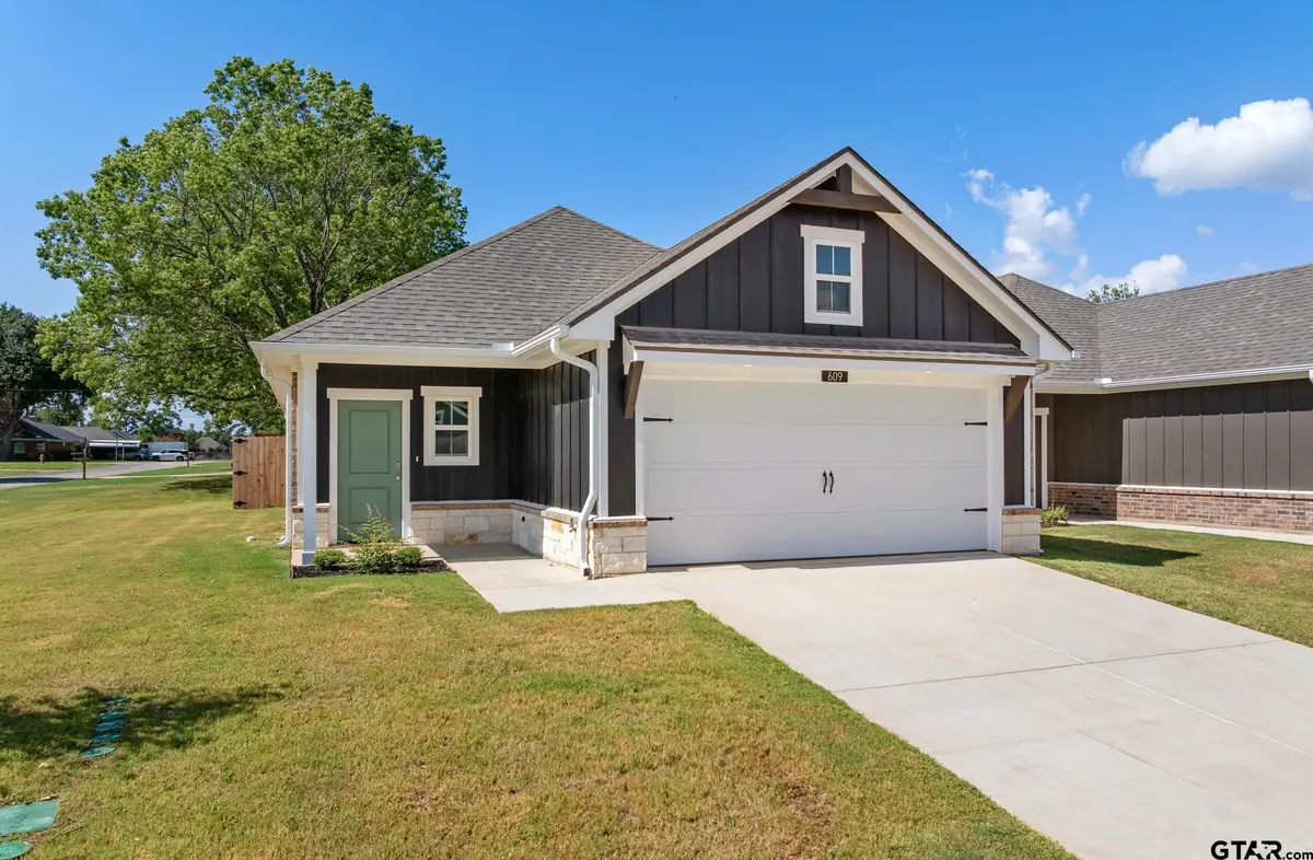 609 Park Central, Chandler, TX 75758 - #1