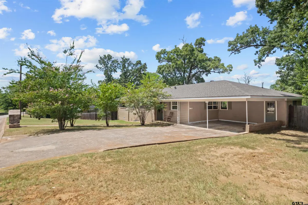 118 Hillcrest Dr, Palestine, TX 75801 - #1