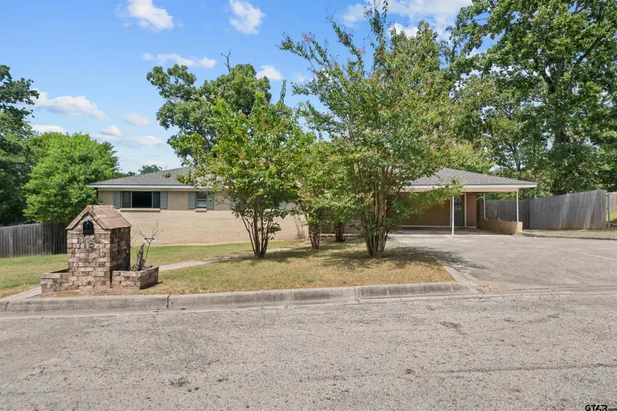 118 Hillcrest Dr, Palestine, TX 75801 - #2