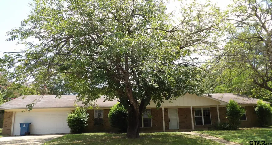 412 Angelina St, Jacksonville, TX 75766 - #2
