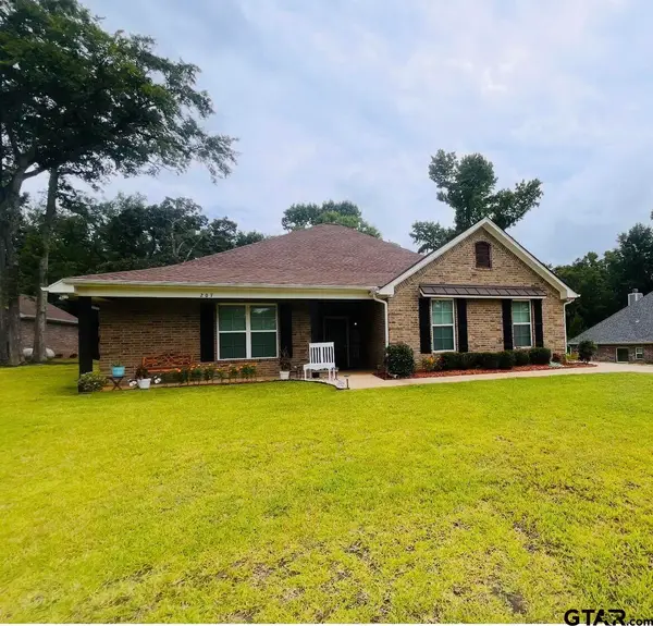 207 County Road 3608, Bullard, TX 75757