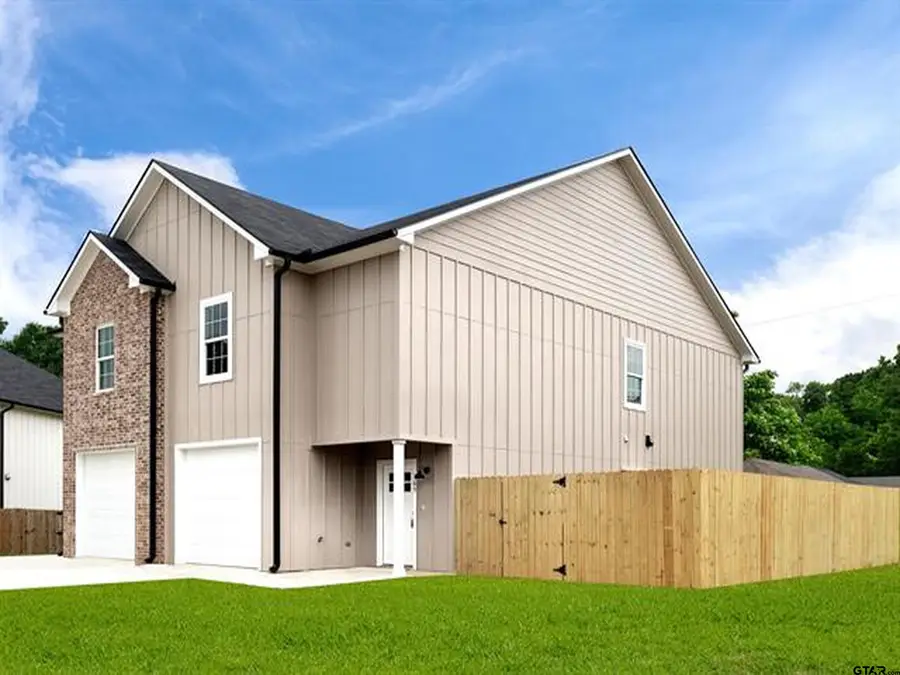 155/157 Village North Cir, Gladewater, TX 75647 - #2