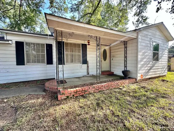 1002 Jones St, Henderson,  75654