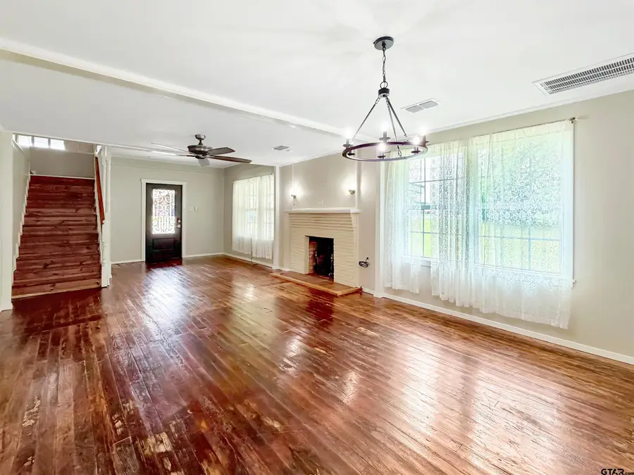 526 N Broad Street, Chandler, TX 75758 - #3