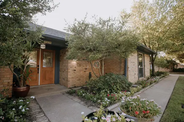 109 Karla, Whitehouse,  75791