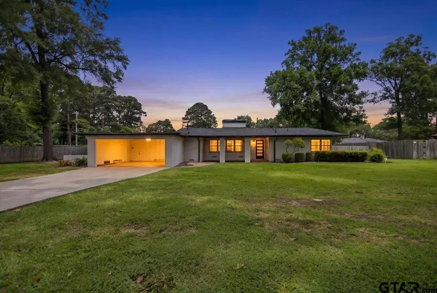 1007 Lincoln Dr, Longview, TX 75604 - #2