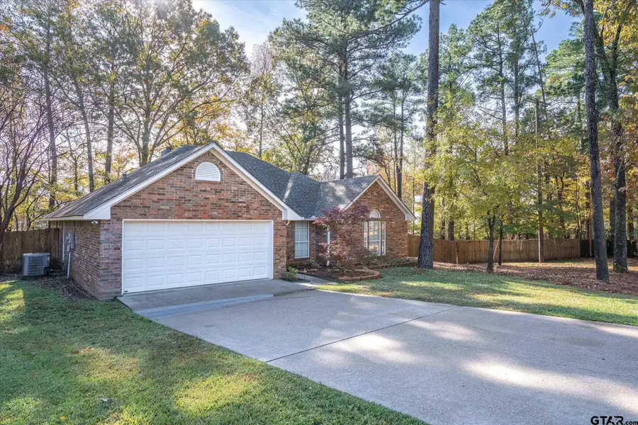 2925 Rockbridge Rd., Tyler, TX 75701 - #3