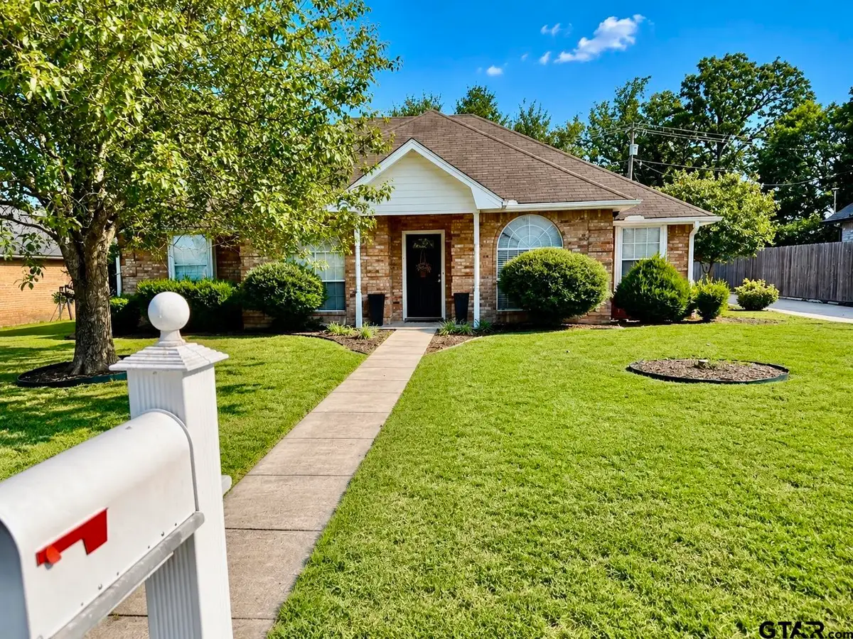 3910 Castlegate, Paris, TX 75462 - #1