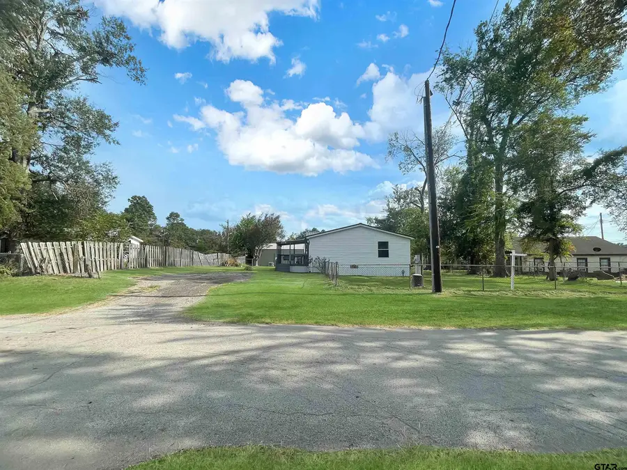 181 Cyclone St., Waskom, TX 75692 - #2