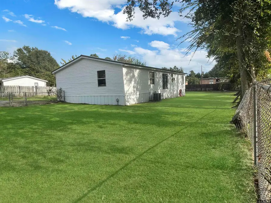 181 Cyclone St., Waskom, TX 75692 - #3