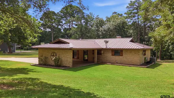 813 El Camino Dr, Grapeland, TX 75844