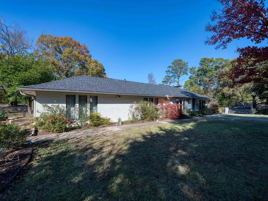 8212 Cambridge Rd, Tyler, TX 75703 - #3