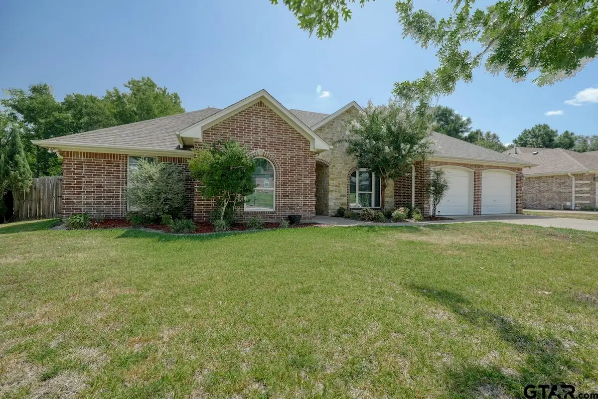 209 Heritage Ct, Lindale, TX 75771 - #1