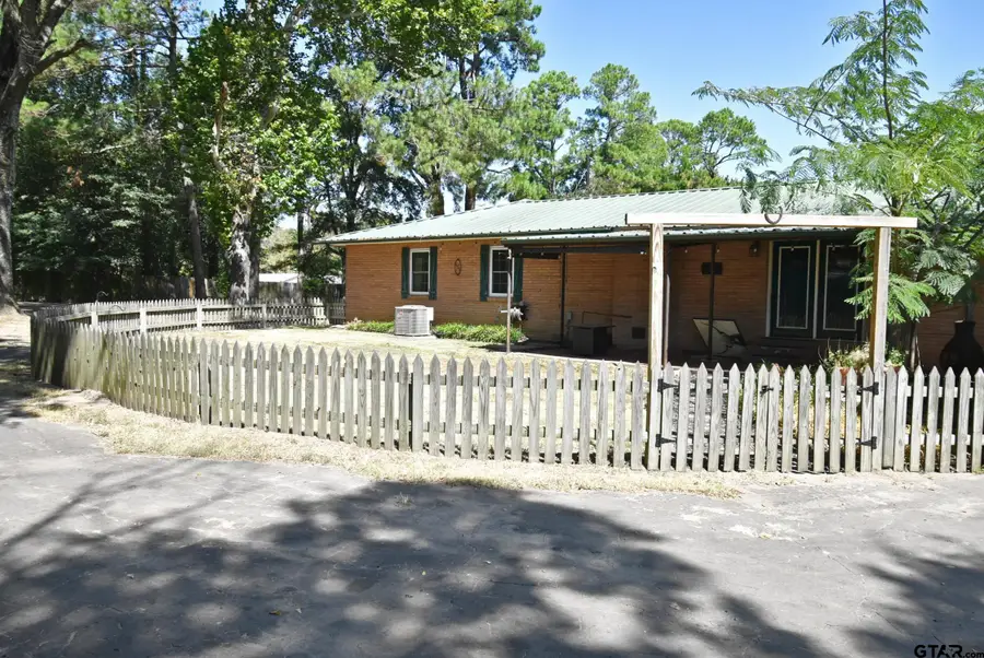 111 E Oak St, Yantis, TX 75497 - #3