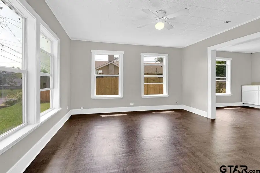 1502 E Earle Street, Tyler, TX 75702 - #2