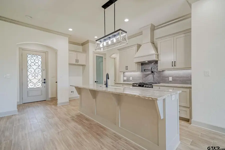 3906 French Dr, Longview, TX 75604 - #2