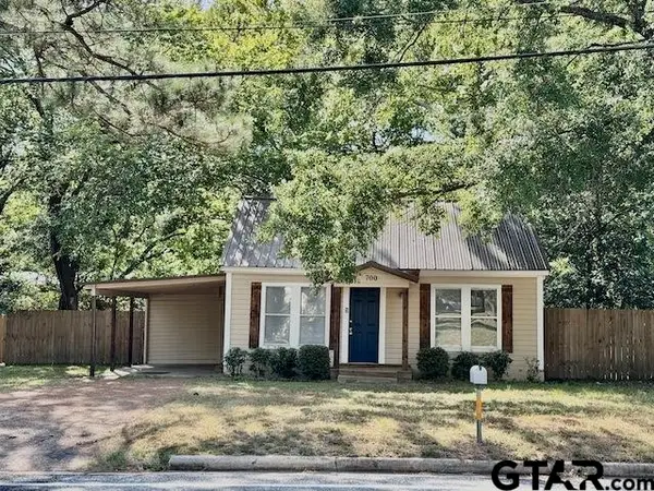700 S Walnut, Winnsboro, TX 75494