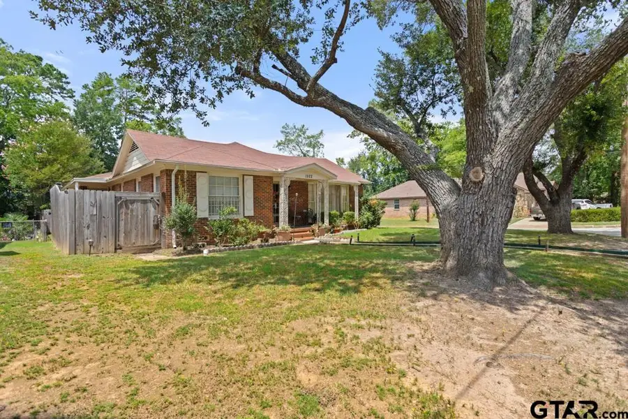 1522 N Moore Ave, Tyler, TX 75702 - #3