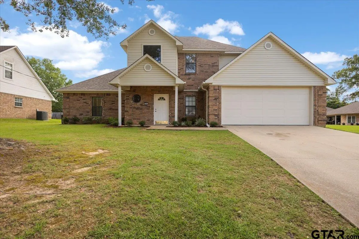 703 Daniel St, Gladewater, TX 75647 - #1