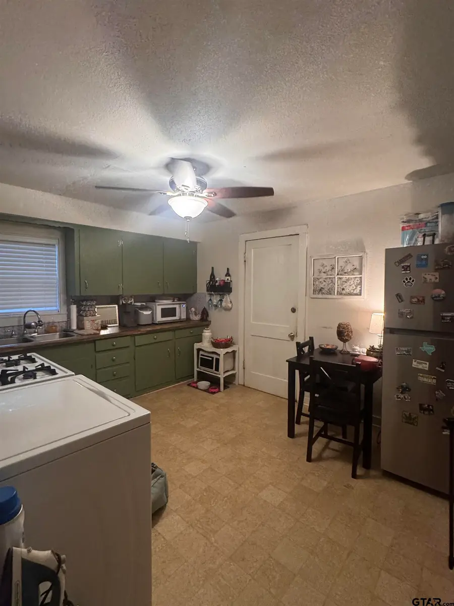 1306 W 10th Street, Mount Pleasant, TX 75455 - #3