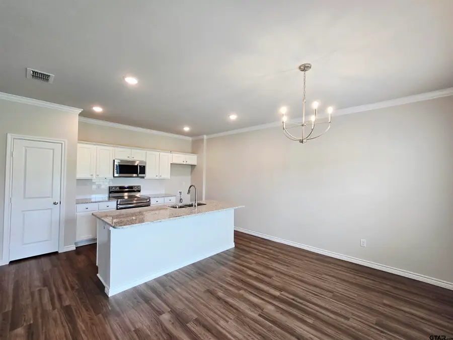 1118 Park Meadows Dr., Whitehouse, TX 75791 - #3