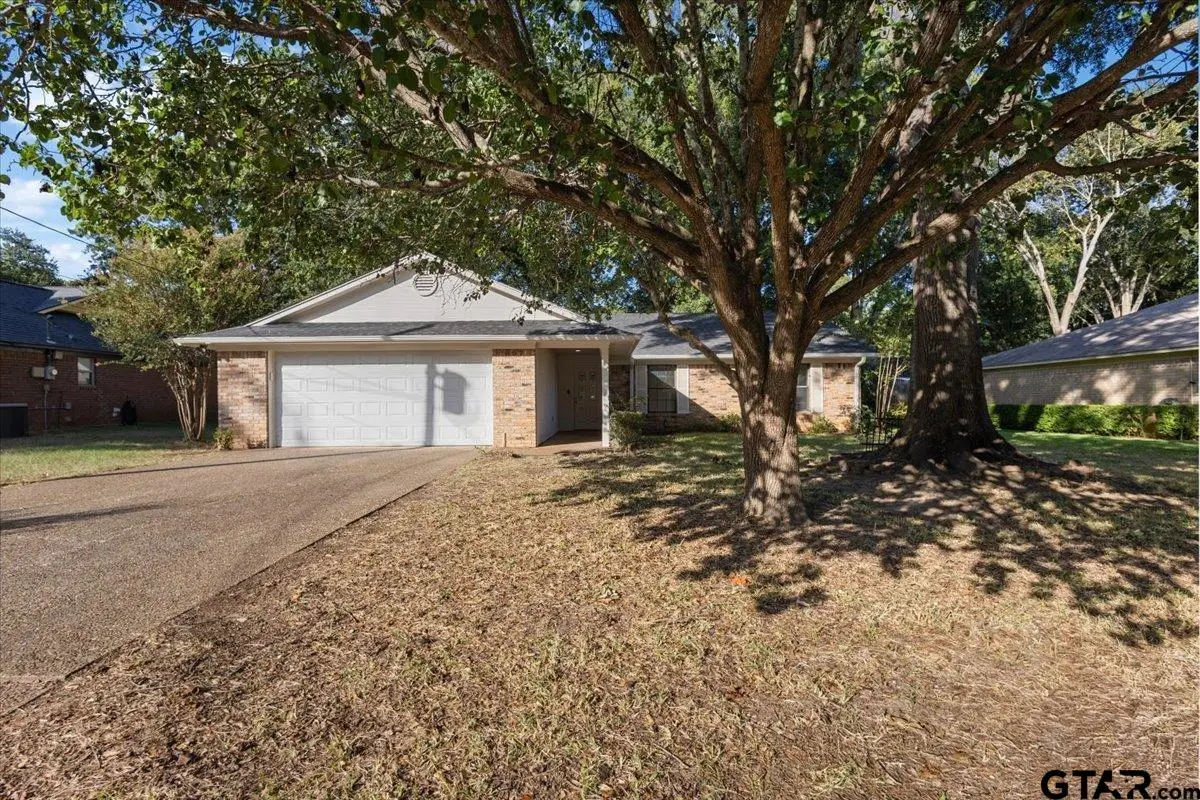 907 Peggy Dr., Whitehouse, TX 75791 - #1