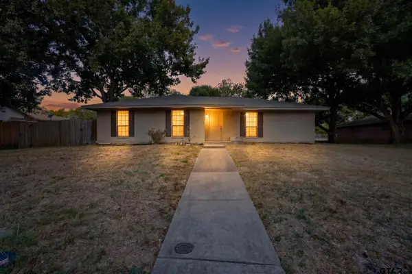 723 Terrace Dr., Desoto, TX 75115