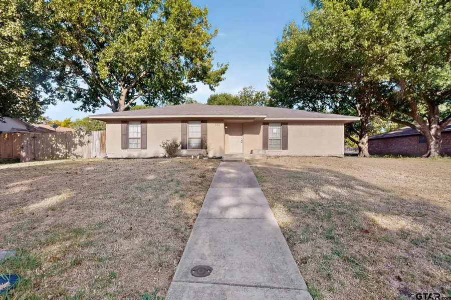 723 Terrace Dr., Desoto, TX 75115 - #2