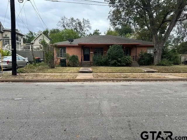 330 W Charnwood St, Tyler, TX 75701 - #1