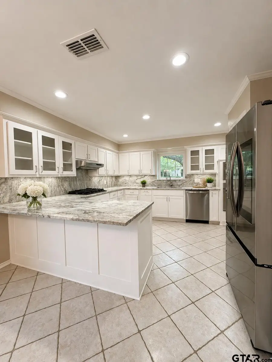 3912 Allendale Dr., Tyler, TX 75701 - #3