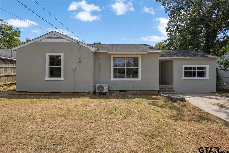 2318 Pine Burr Rd., Tyler, TX 75702 - #2