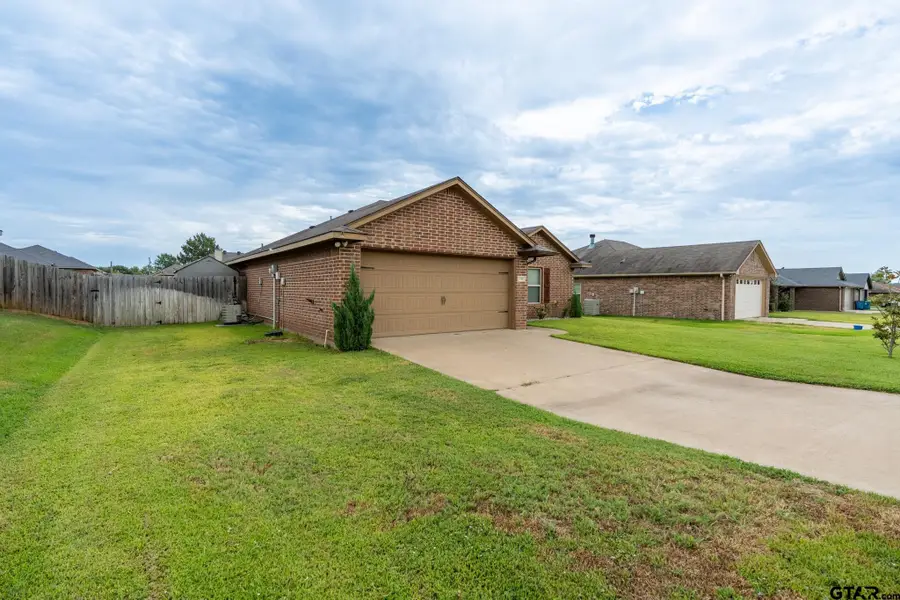 948 Redbud Ln, Bullard, TX 75757 - #3