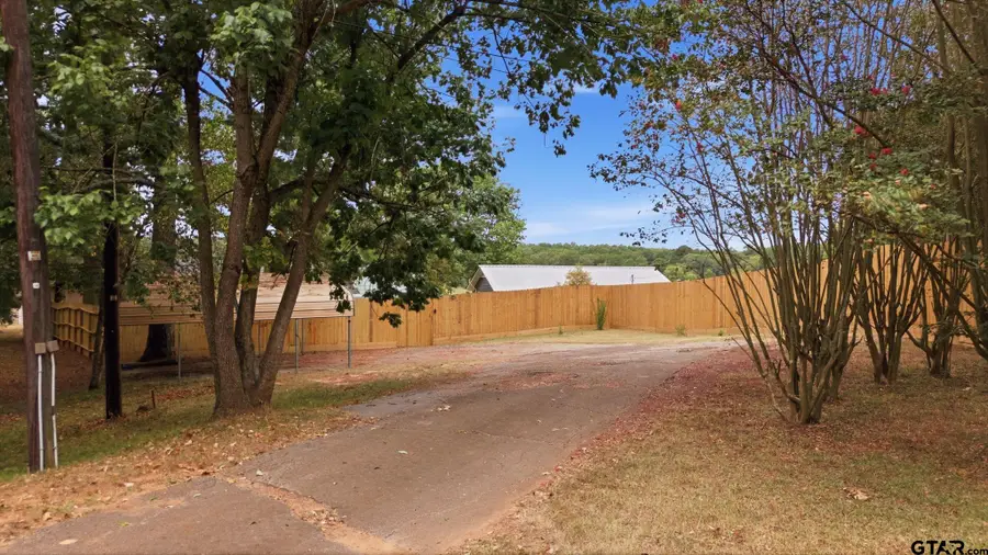 2210 An County Road 385, Palestine, TX 75801 - #3