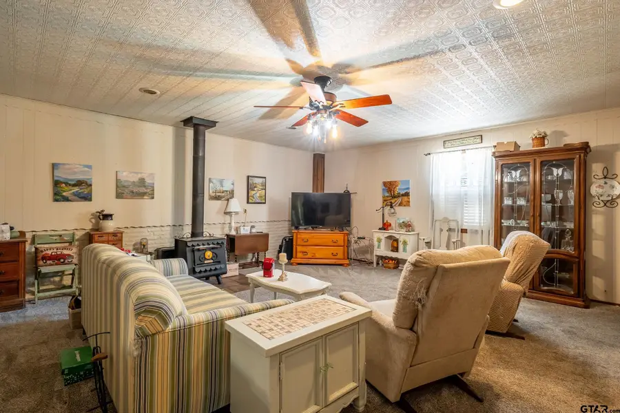 479 Ruth St, Hawkins, TX 75765 - #2