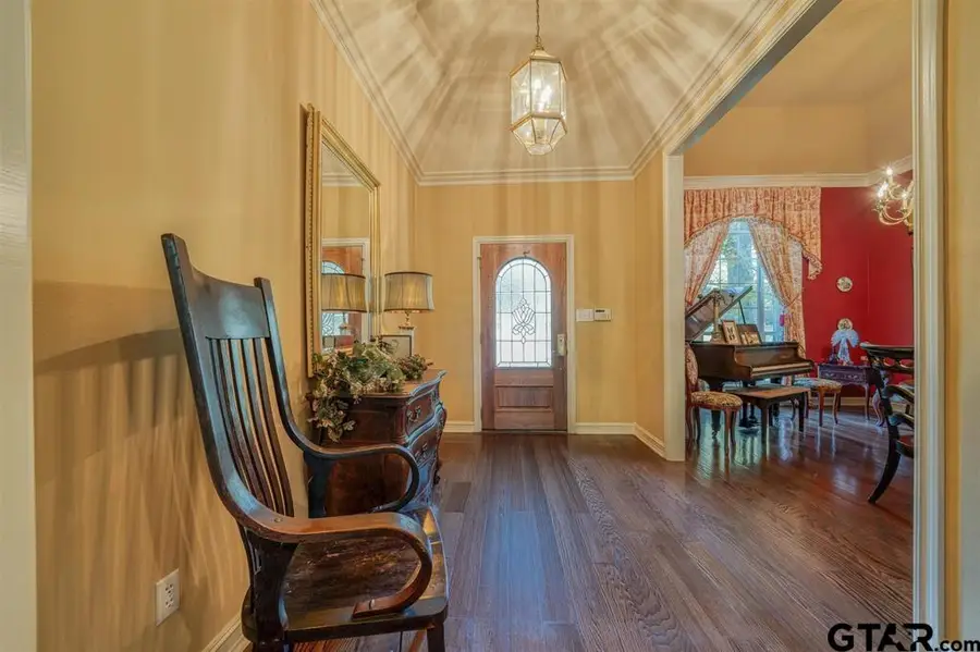 402 Moccasin Trail, Kilgore, TX 75662 - #3