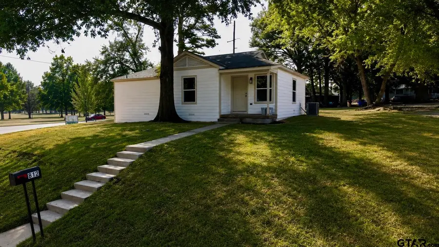 812 Sandlin Ave, Mount Pleasant, TX 75455 - #2