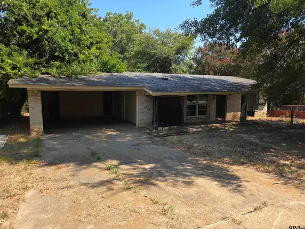 2848 Amy Ln, Tyler, TX 75701