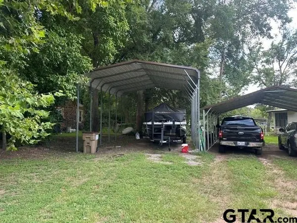 490 E Holley, Alba, TX 75410