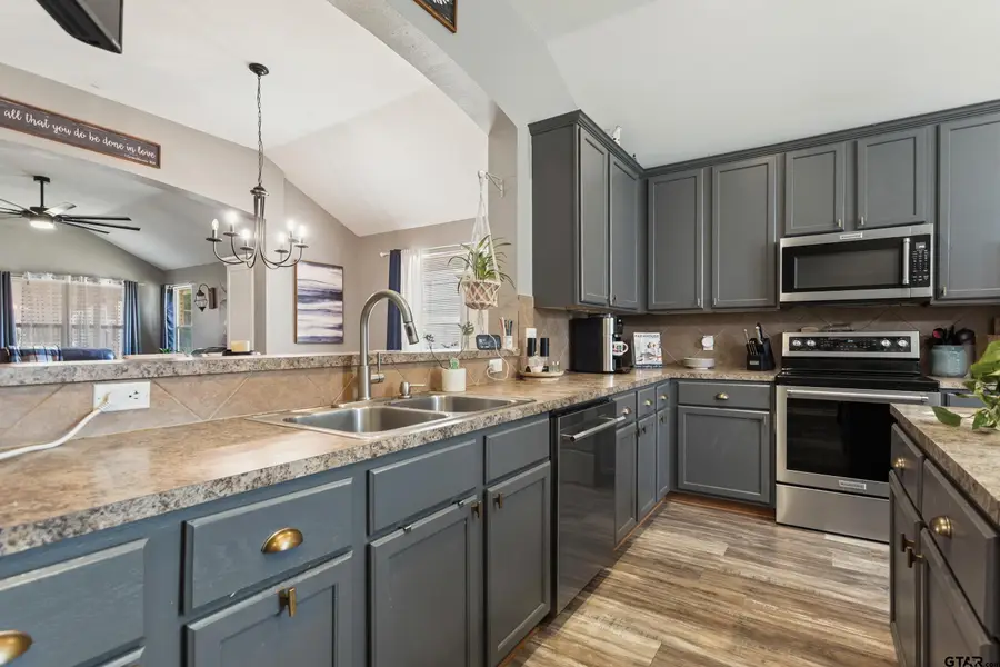 378 Molly Ln, Lindale, TX 75771 - #3