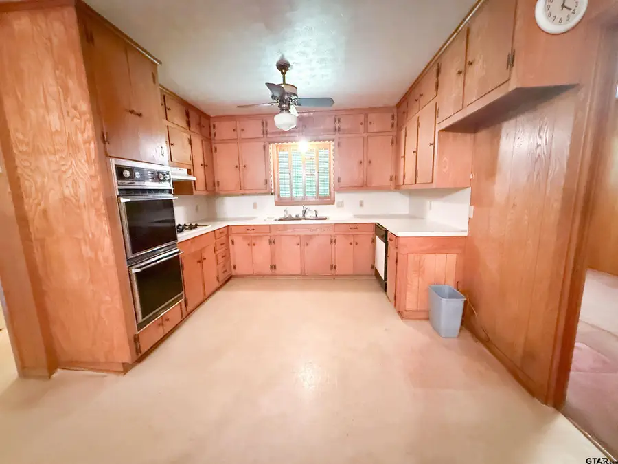 200 Highland Dr, Pittsburg, TX 75686 - #2