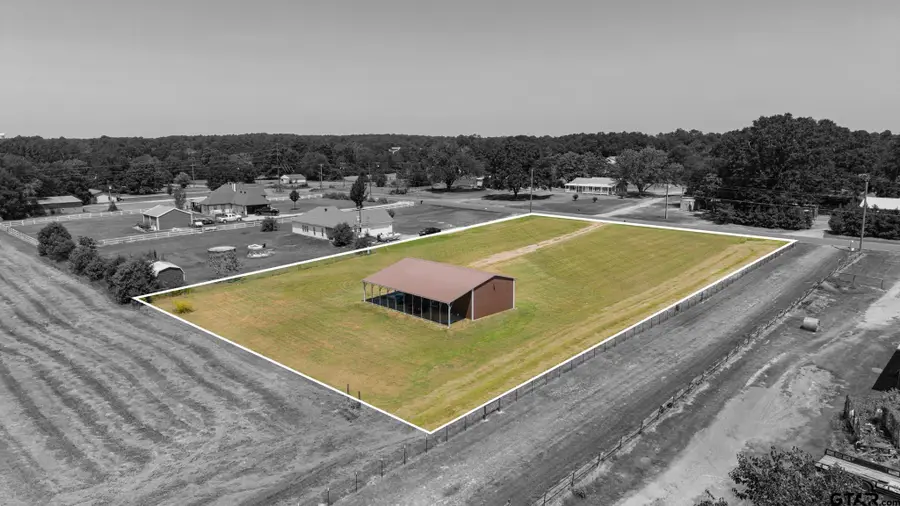 3324 Smelley Rd, Longview, TX 75605 - #3