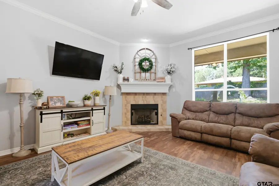 1617 Crockett Dr, Tyler, TX 75701 - #2