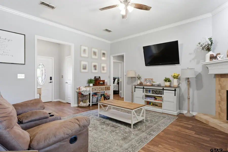 1617 Crockett Dr, Tyler, TX 75701 - #3
