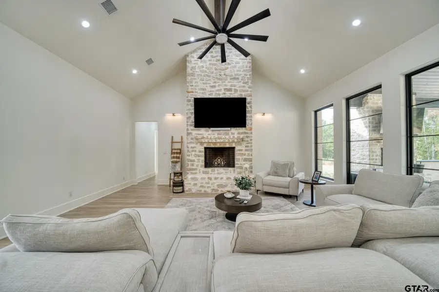 2283 Flamingo Rd, Gilmer, TX 75645 - #2