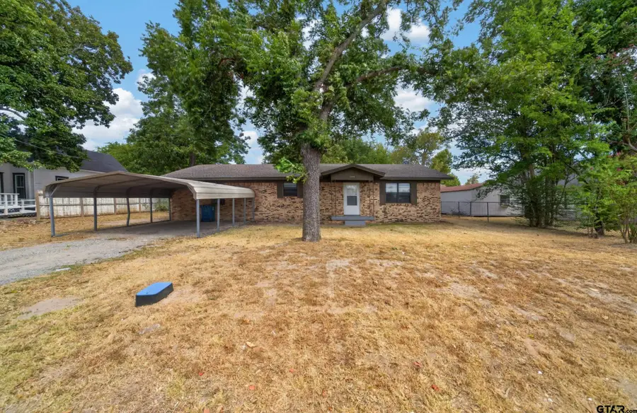 209 W South Street, Lindale, TX 75771 - #3
