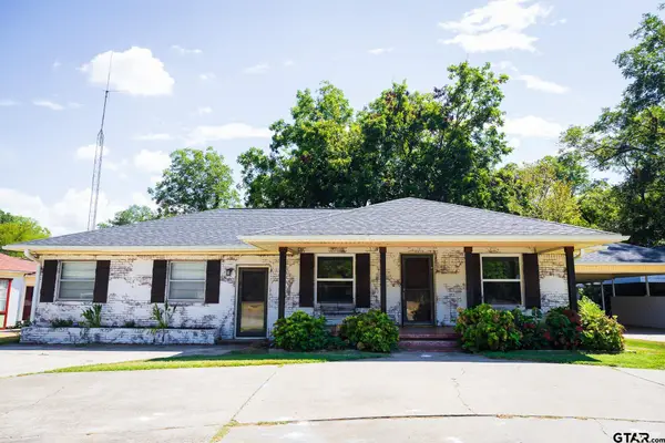 414 E 1st St, Mount Pleasant, TX 75455