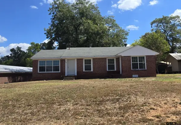 326 Hill Ave, Pittsburg, TX 75686